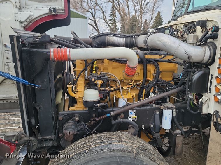 image for item DP3421 2005 Peterbilt 379 semi truck