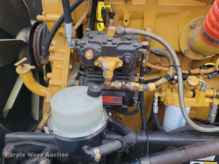 image for item DP3421 2005 Peterbilt 379 semi truck