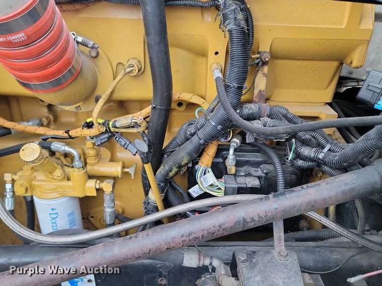 image for item DP3421 2005 Peterbilt 379 semi truck