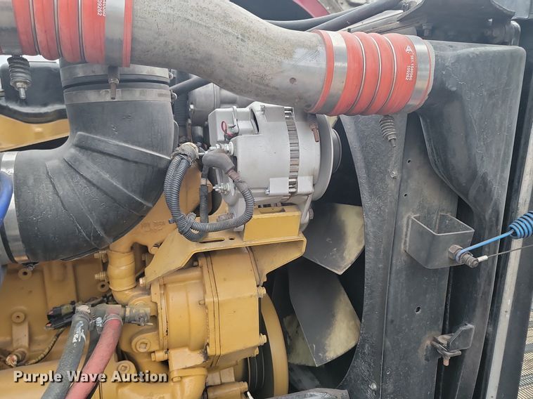 image for item DP3421 2005 Peterbilt 379 semi truck