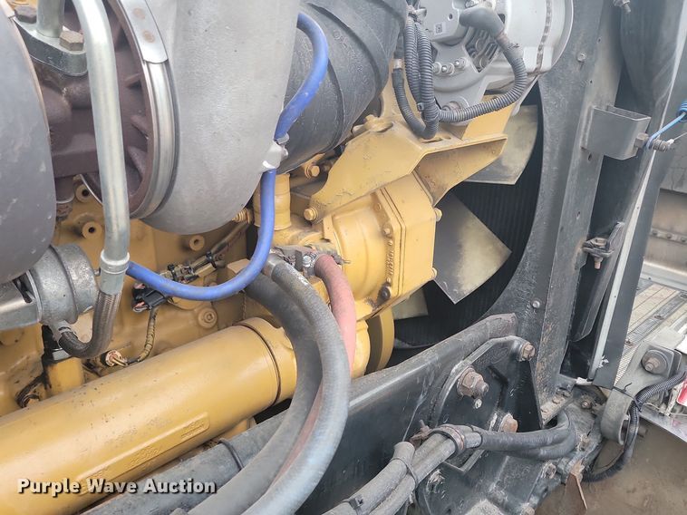 image for item DP3421 2005 Peterbilt 379 semi truck