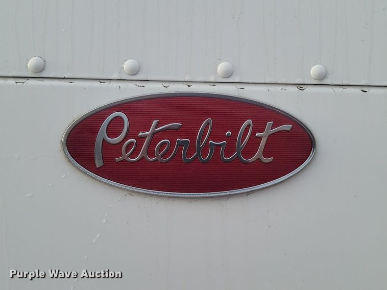 image for item DP3421 2005 Peterbilt 379 semi truck
