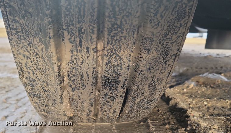 image for item DP3421 2005 Peterbilt 379 semi truck