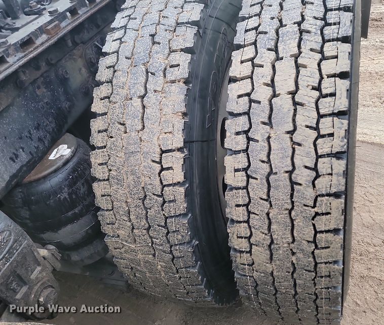 image for item DP3421 2005 Peterbilt 379 semi truck