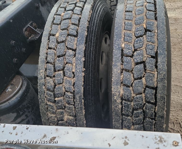 image for item DP3421 2005 Peterbilt 379 semi truck