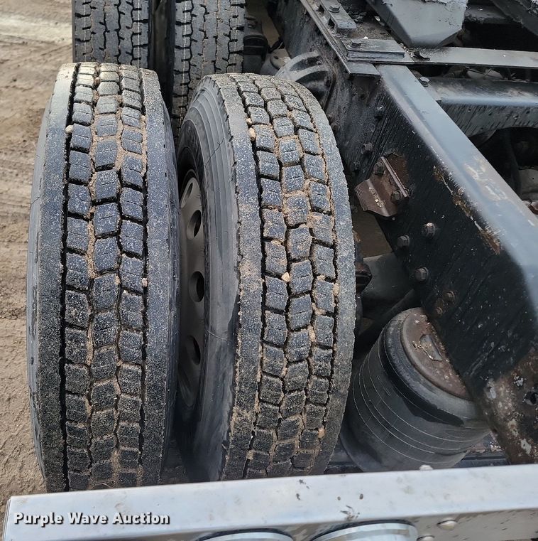 image for item DP3421 2005 Peterbilt 379 semi truck