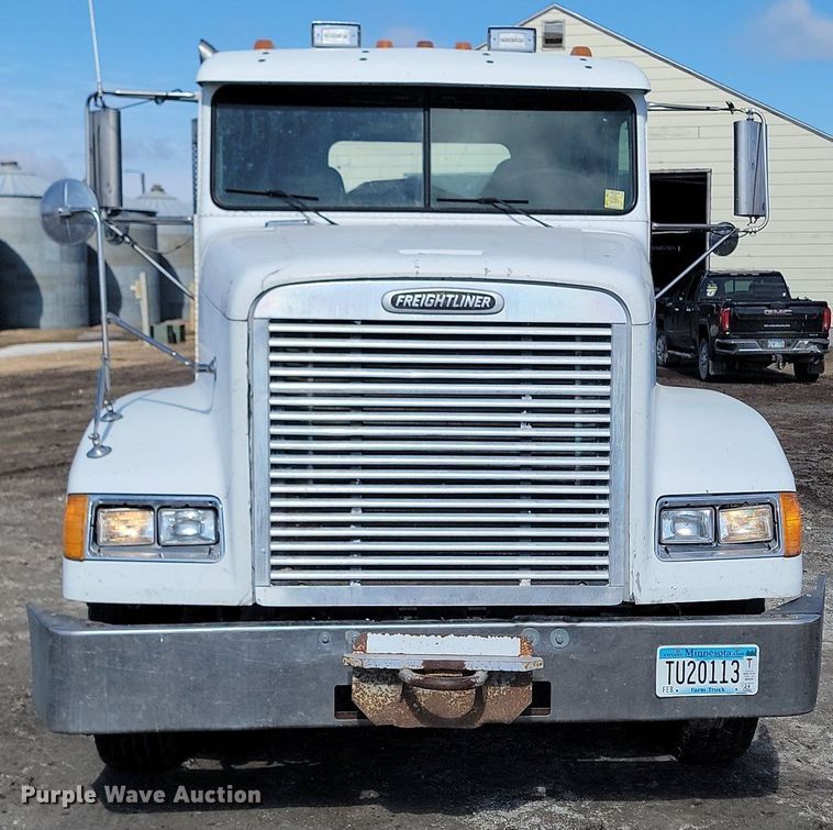 image for item DP3428 2000 Freightliner  FLD semi truck