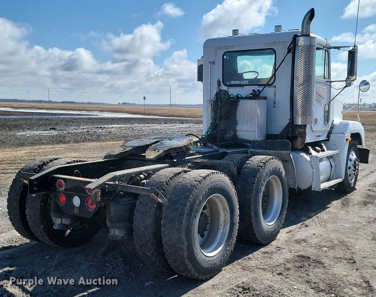 image for item DP3428 2000 Freightliner  FLD semi truck