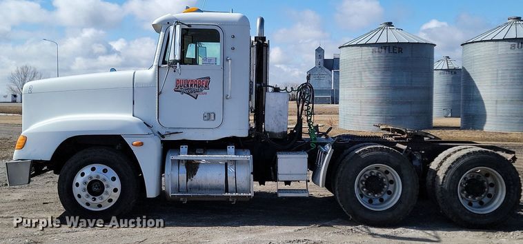 image for item DP3428 2000 Freightliner  FLD semi truck