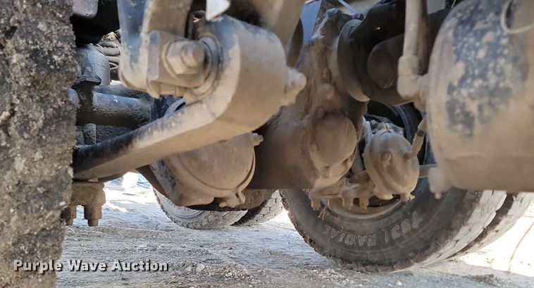 image for item DP3428 2000 Freightliner  FLD semi truck