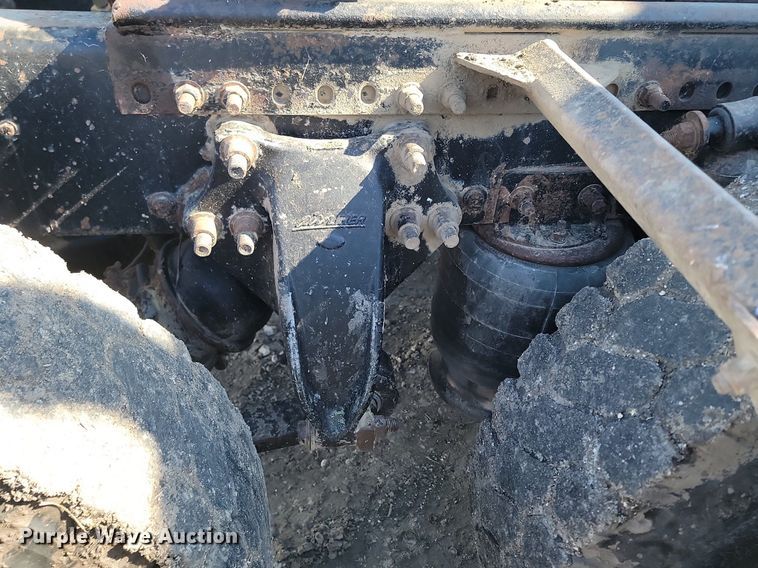 image for item DP3428 2000 Freightliner  FLD semi truck