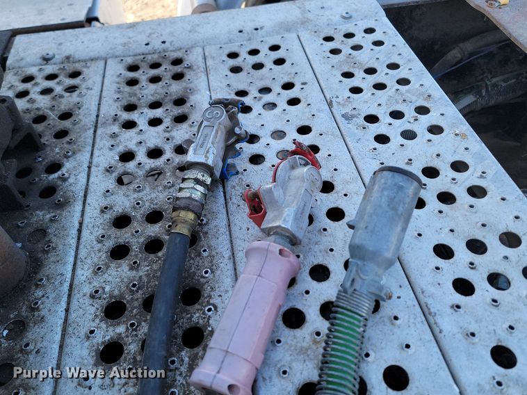 image for item DP3428 2000 Freightliner  FLD semi truck