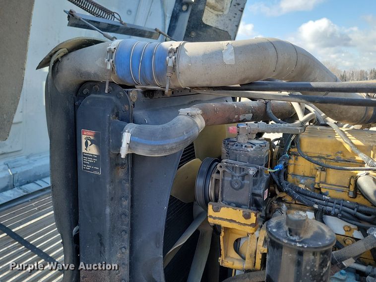 image for item DP3428 2000 Freightliner  FLD semi truck