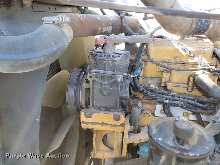 image for item DP3428 2000 Freightliner  FLD semi truck