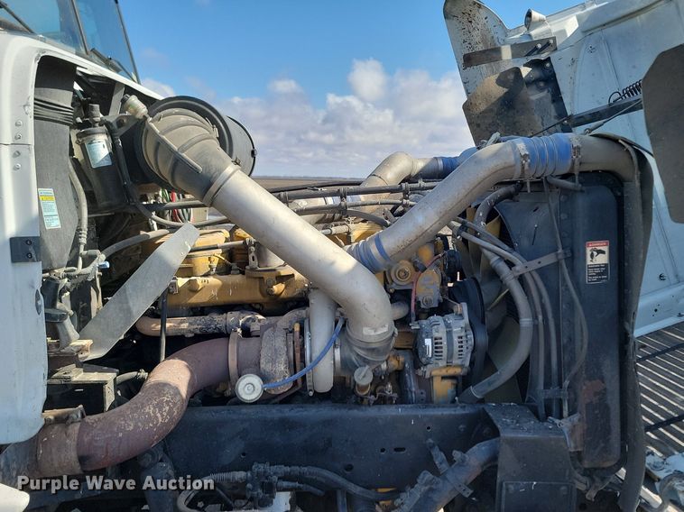 image for item DP3428 2000 Freightliner  FLD semi truck