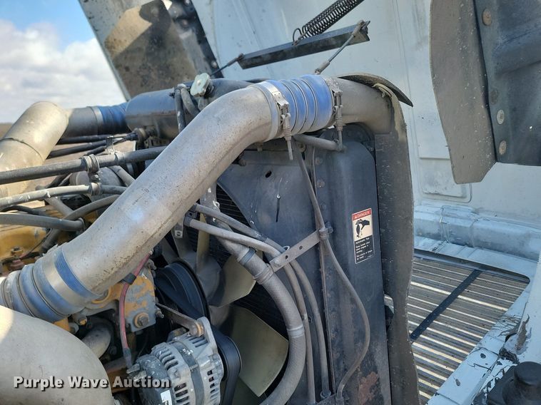 image for item DP3428 2000 Freightliner  FLD semi truck