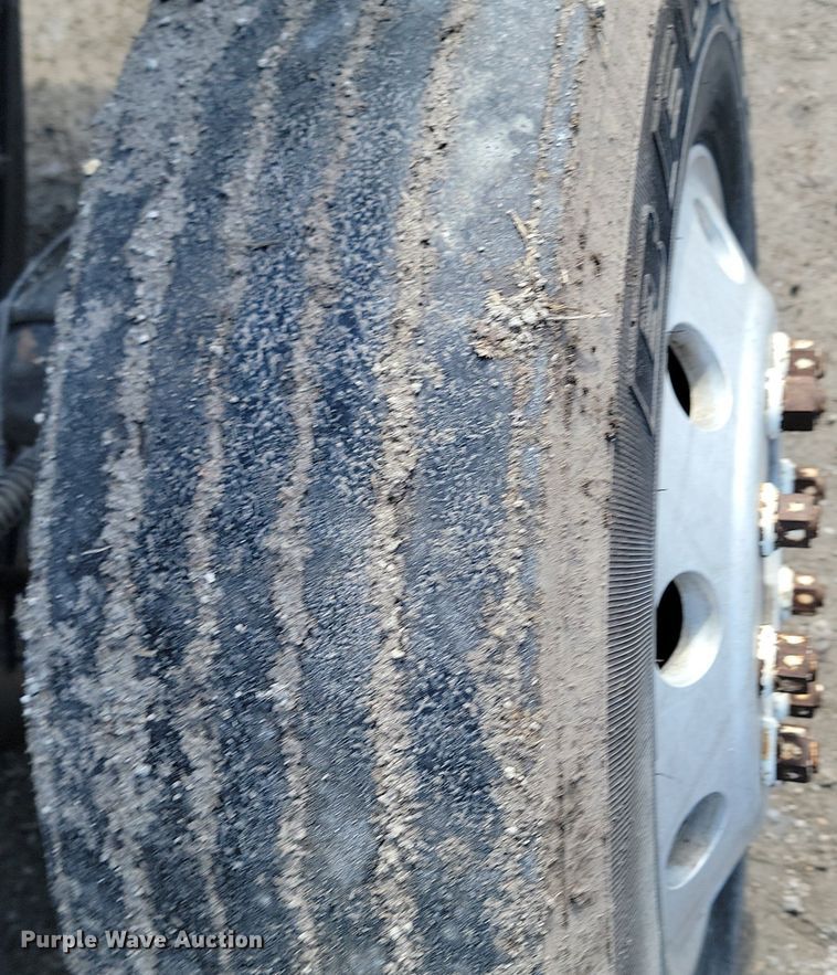 image for item DP3428 2000 Freightliner  FLD semi truck