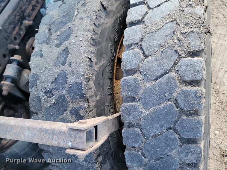 image for item DP3428 2000 Freightliner  FLD semi truck