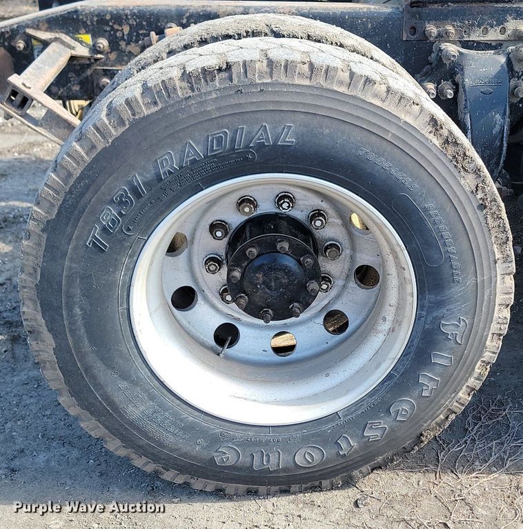 image for item DP3428 2000 Freightliner  FLD semi truck