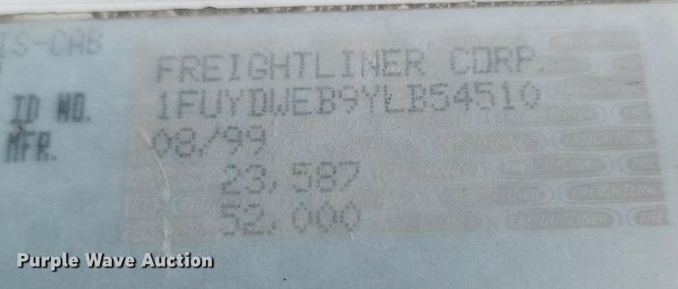 image for item DP3428 2000 Freightliner  FLD semi truck