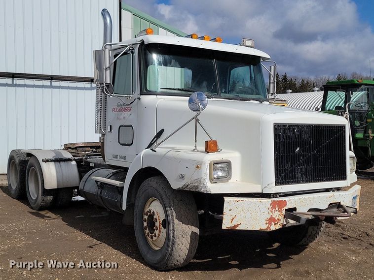 image for item DP3429 1995 White GMC semi truck