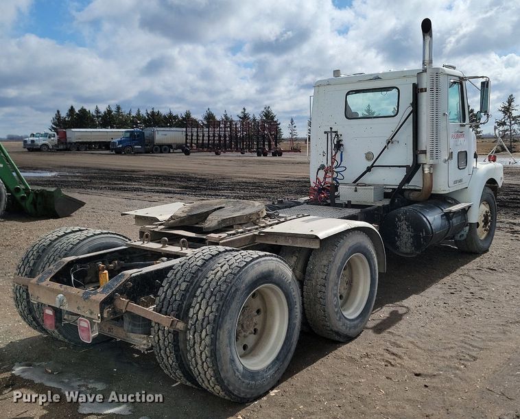 image for item DP3429 1995 White GMC semi truck
