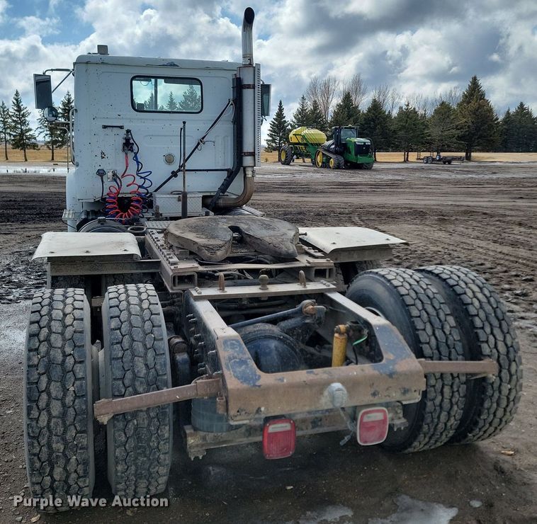 image for item DP3429 1995 White GMC semi truck