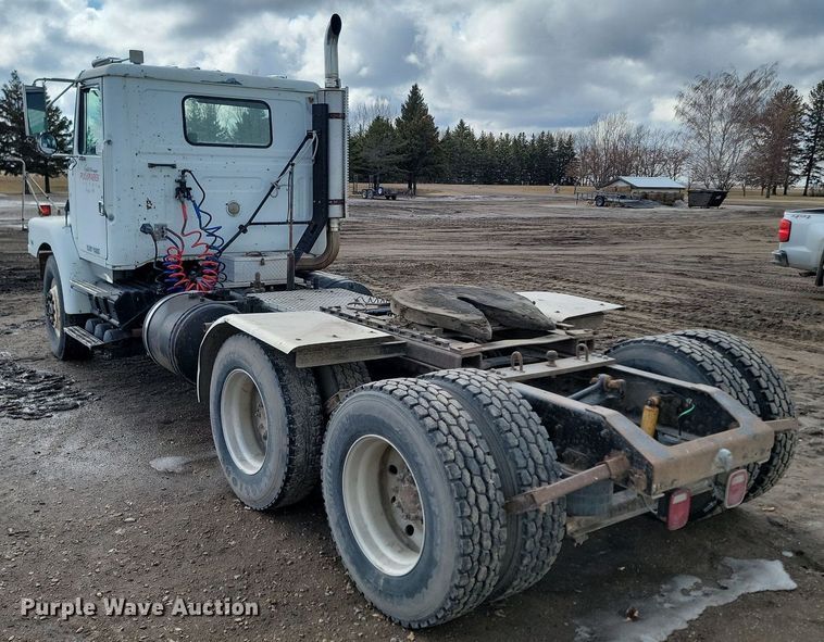image for item DP3429 1995 White GMC semi truck