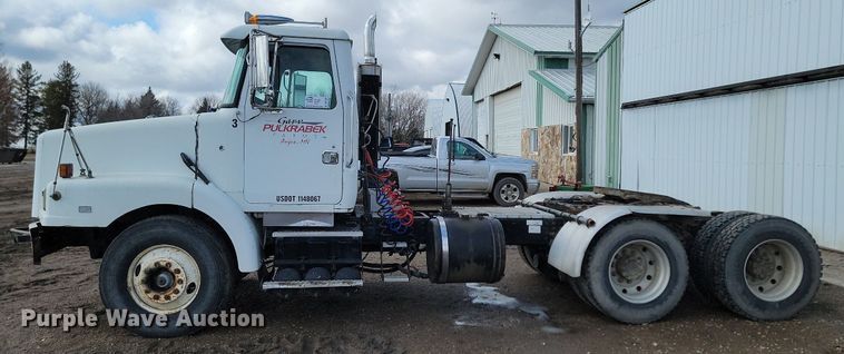 image for item DP3429 1995 White GMC semi truck