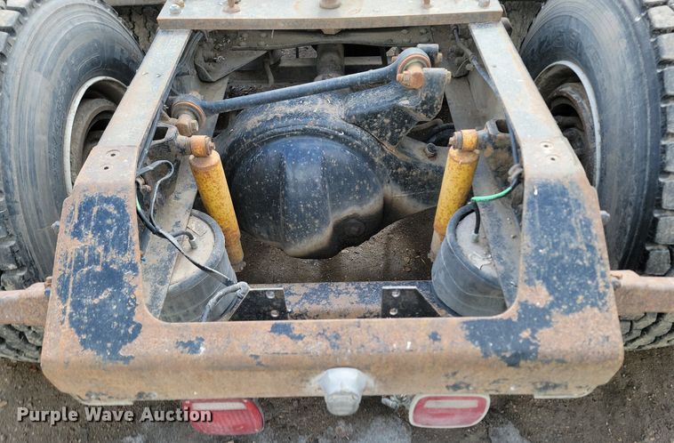 image for item DP3429 1995 White GMC semi truck