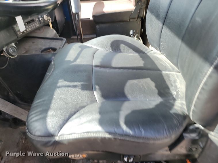 image for item DP3429 1995 White GMC semi truck