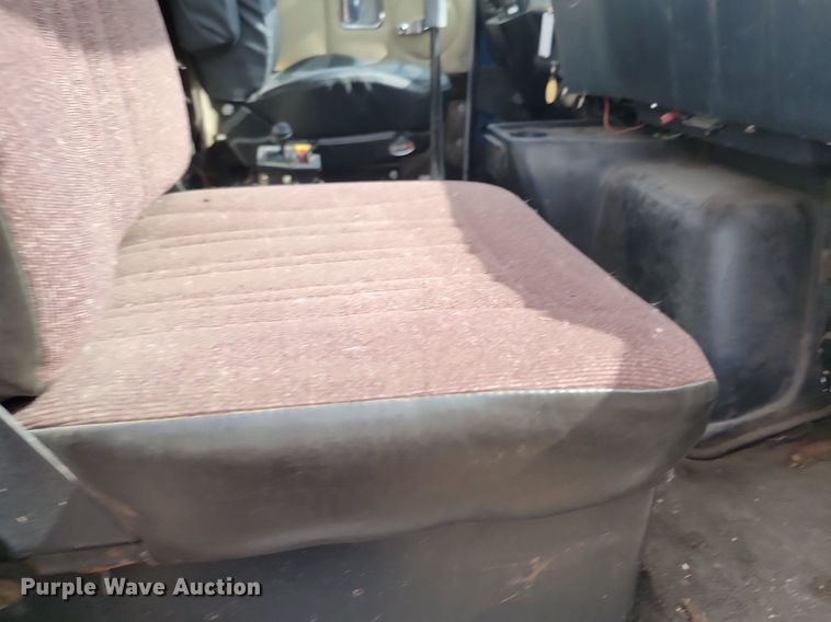 image for item DP3429 1995 White GMC semi truck