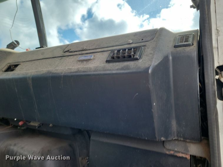 image for item DP3429 1995 White GMC semi truck