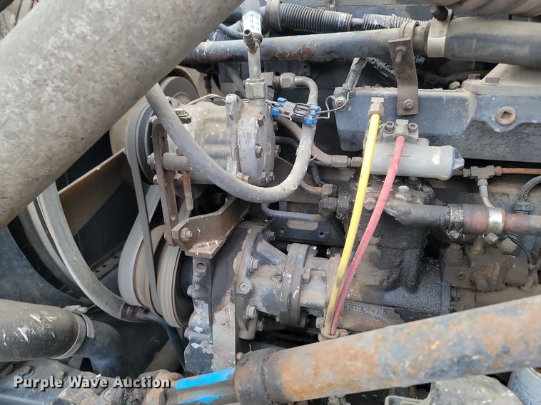 image for item DP3429 1995 White GMC semi truck