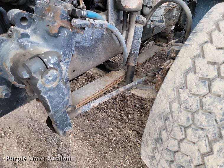 image for item DP3429 1995 White GMC semi truck