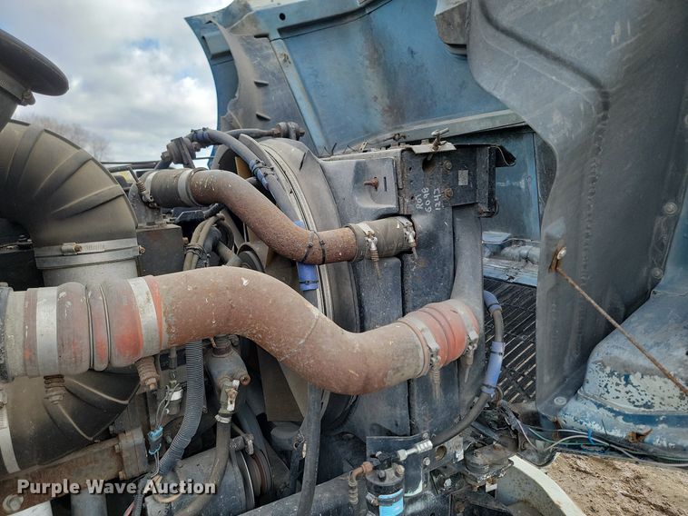 image for item DP3429 1995 White GMC semi truck