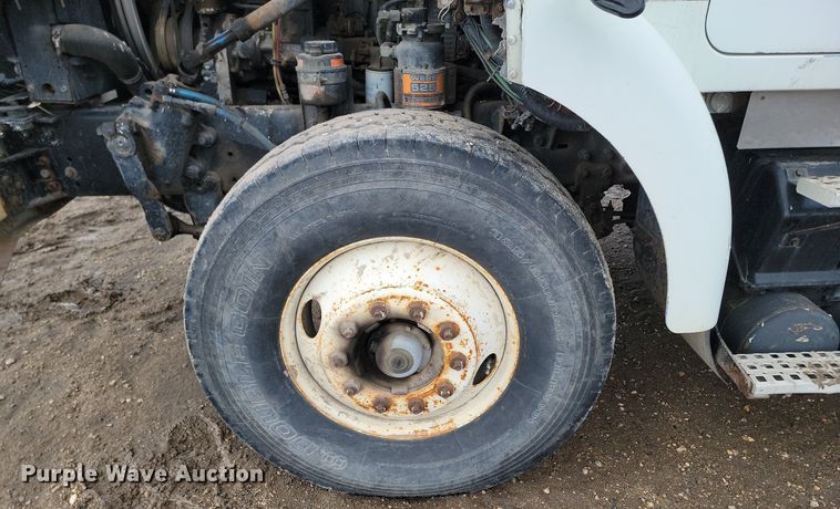 image for item DP3429 1995 White GMC semi truck