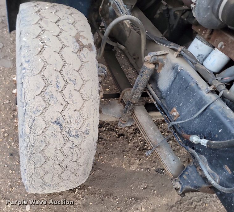 image for item DP3429 1995 White GMC semi truck