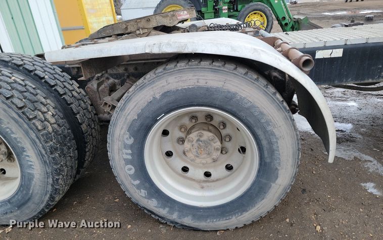 image for item DP3429 1995 White GMC semi truck