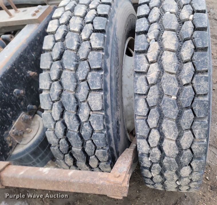 image for item DP3429 1995 White GMC semi truck