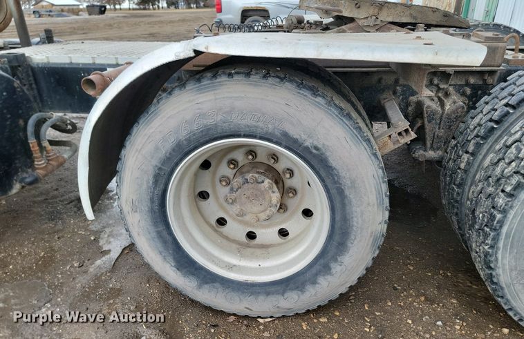 image for item DP3429 1995 White GMC semi truck