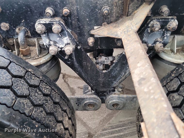 image for item DP3433 2003 Kenworth  T800 semi truck