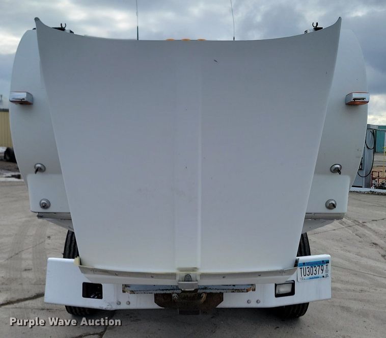 image for item DP3433 2003 Kenworth  T800 semi truck