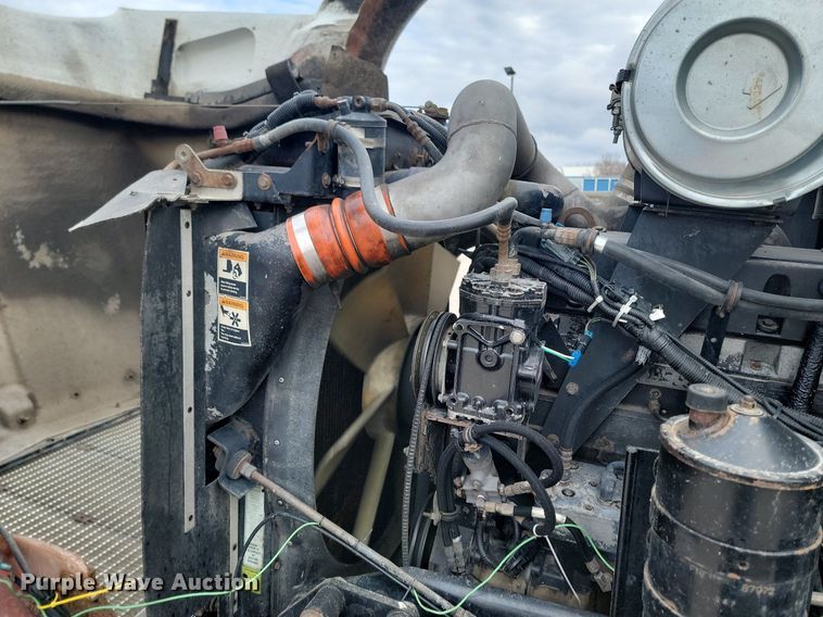 image for item DP3433 2003 Kenworth  T800 semi truck