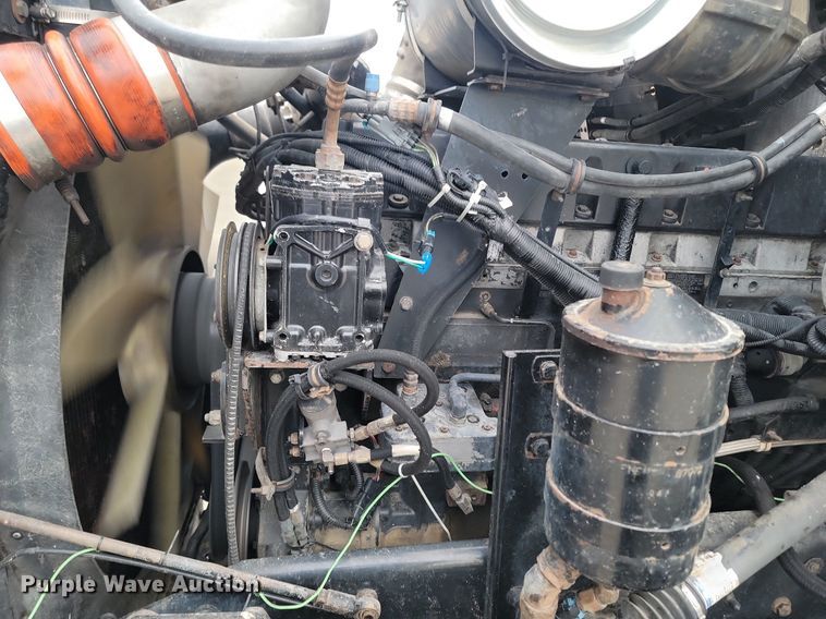 image for item DP3433 2003 Kenworth  T800 semi truck