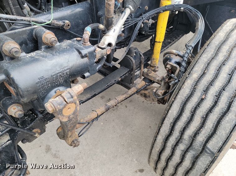 image for item DP3433 2003 Kenworth  T800 semi truck