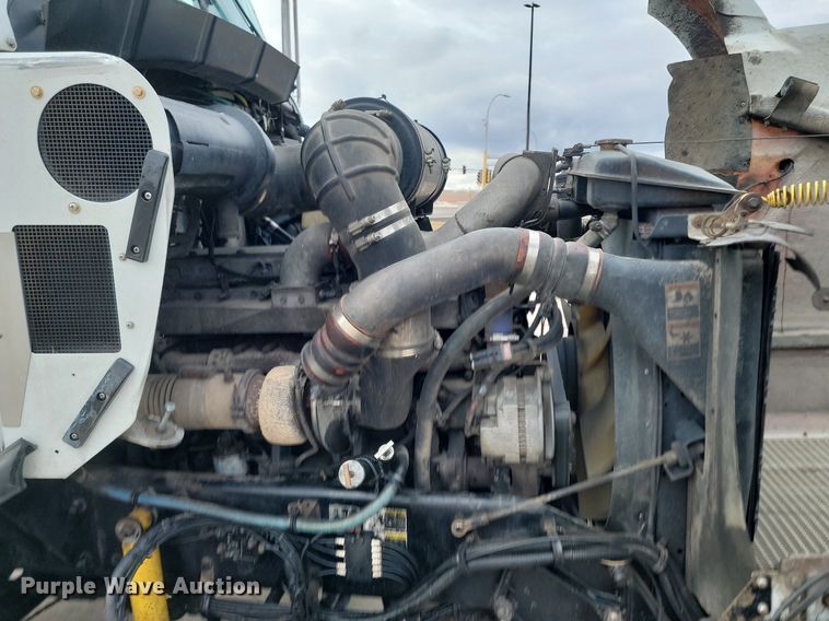 image for item DP3433 2003 Kenworth  T800 semi truck