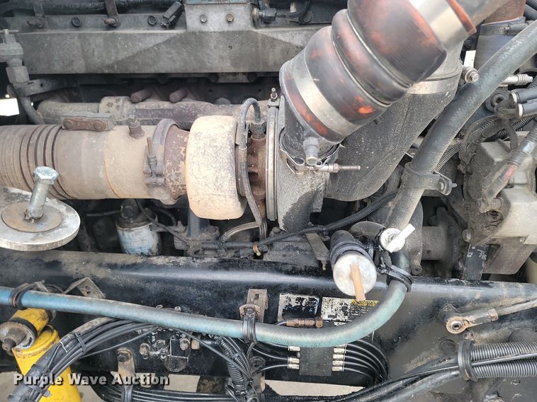 image for item DP3433 2003 Kenworth  T800 semi truck