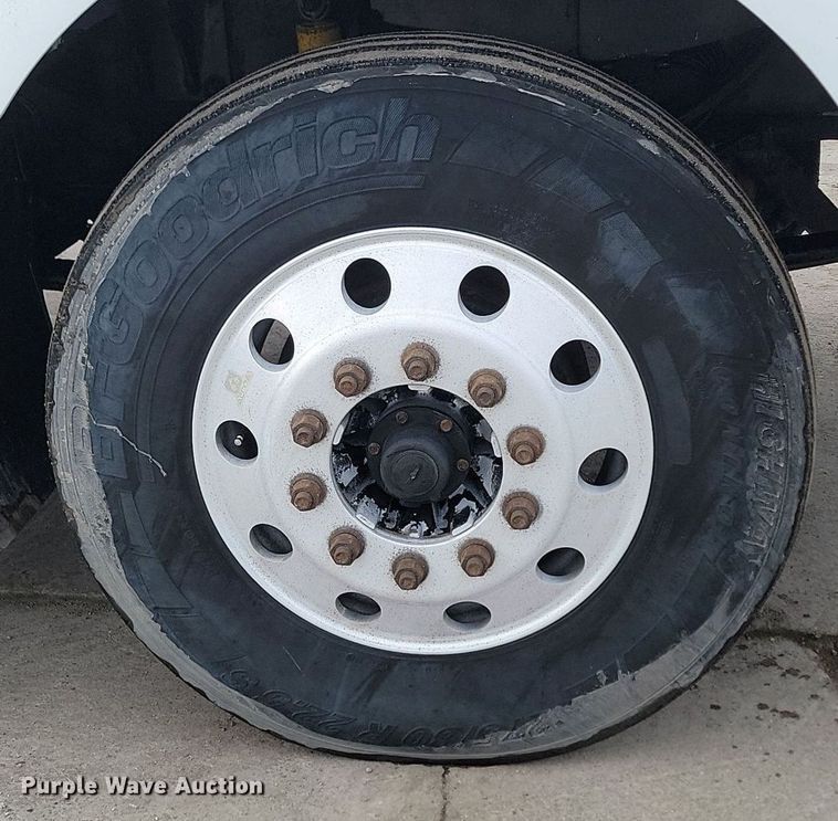 image for item DP3433 2003 Kenworth  T800 semi truck