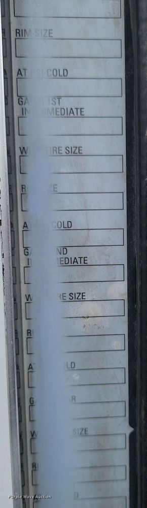 image for item DP3433 2003 Kenworth  T800 semi truck